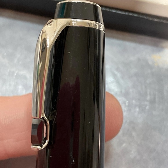 Montblanc BOHEME  14K 4810 585 Black Fountain Pen - Picture 4 of 16